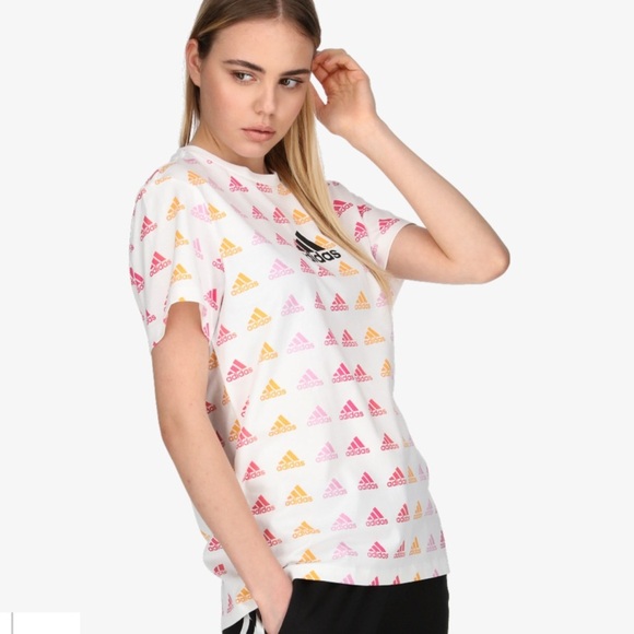 Adidas Essentials Boyfriend Gradient Logo Tee Size Large - Picture 2 of 7